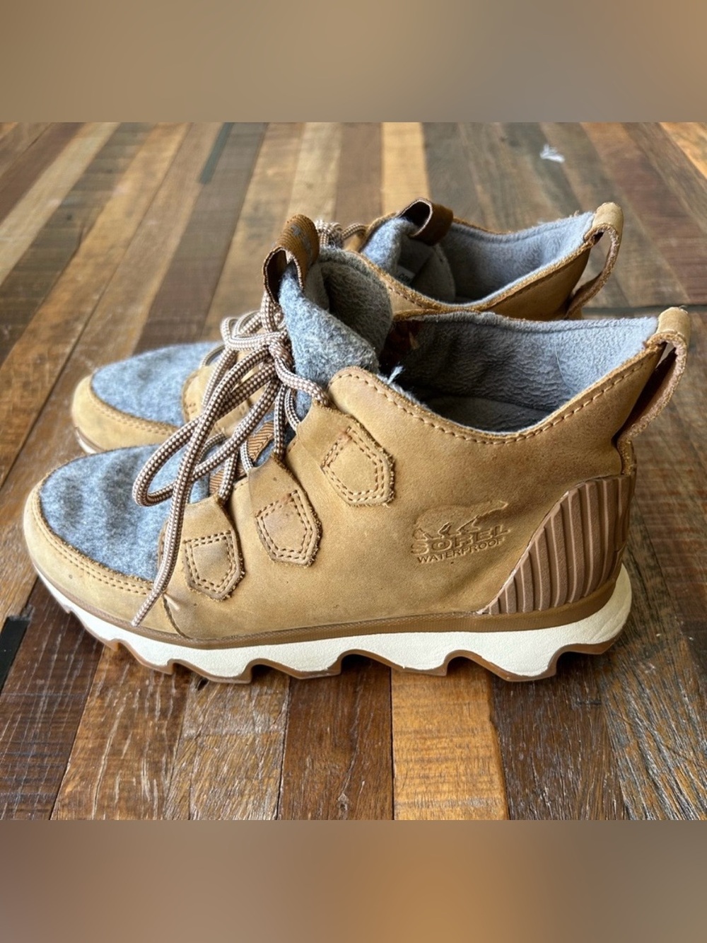 Sorel Kinetic Caribou Boots